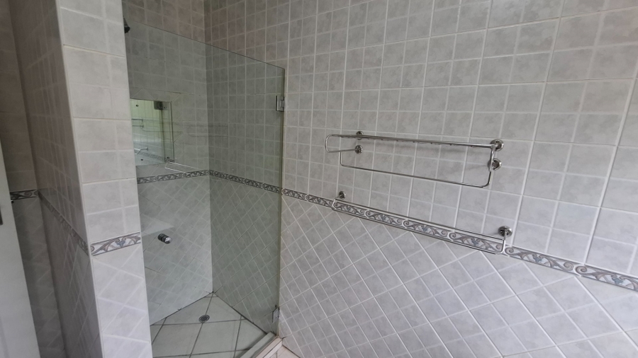 4 Bedroom Property for Sale in Menkenkop Western Cape